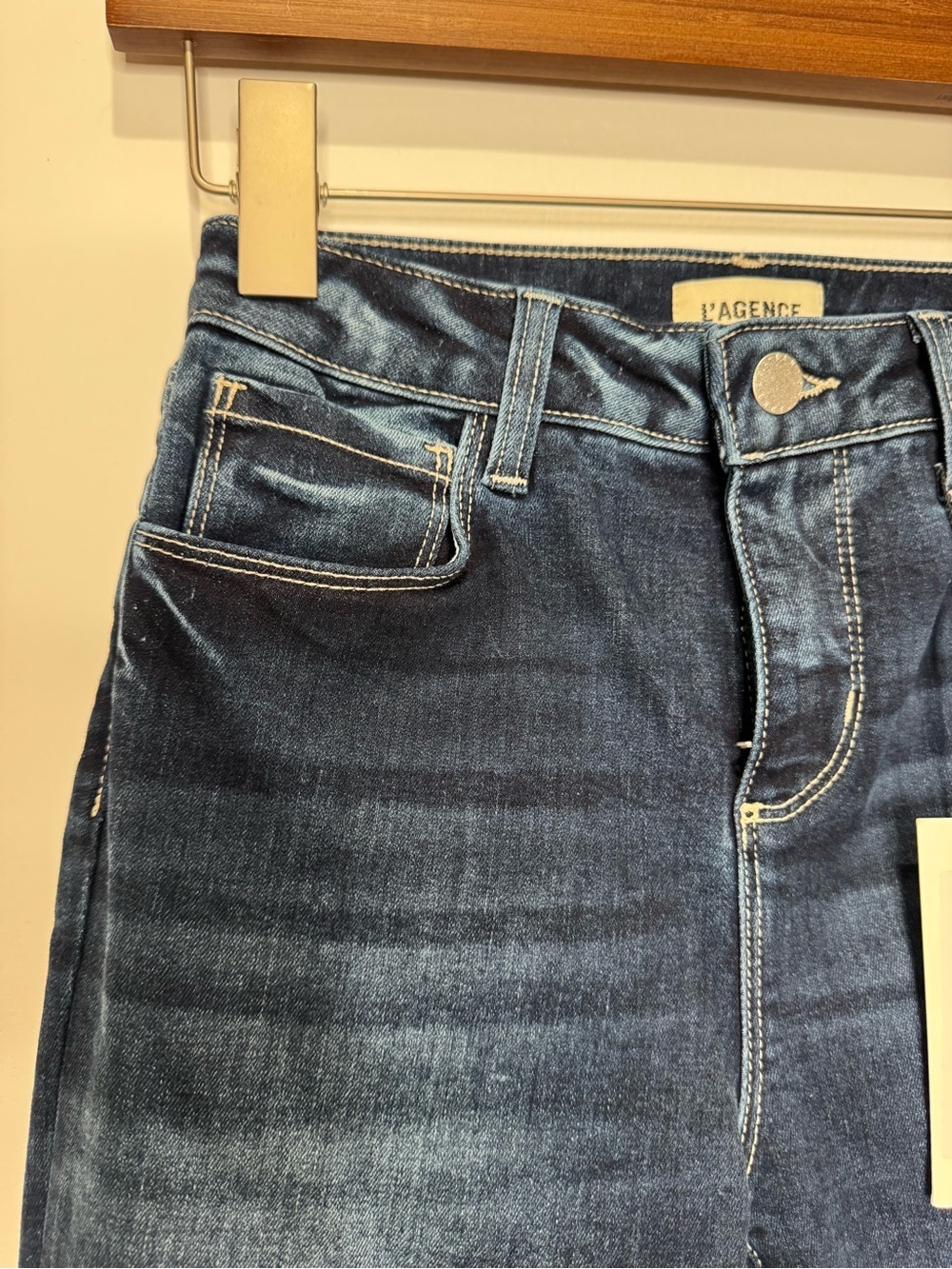 NWT L’AGENCE Selma High Rise Sleek Baby Boot Flare Jeans Size 23 Columbia Wash - Picture 6 of 15